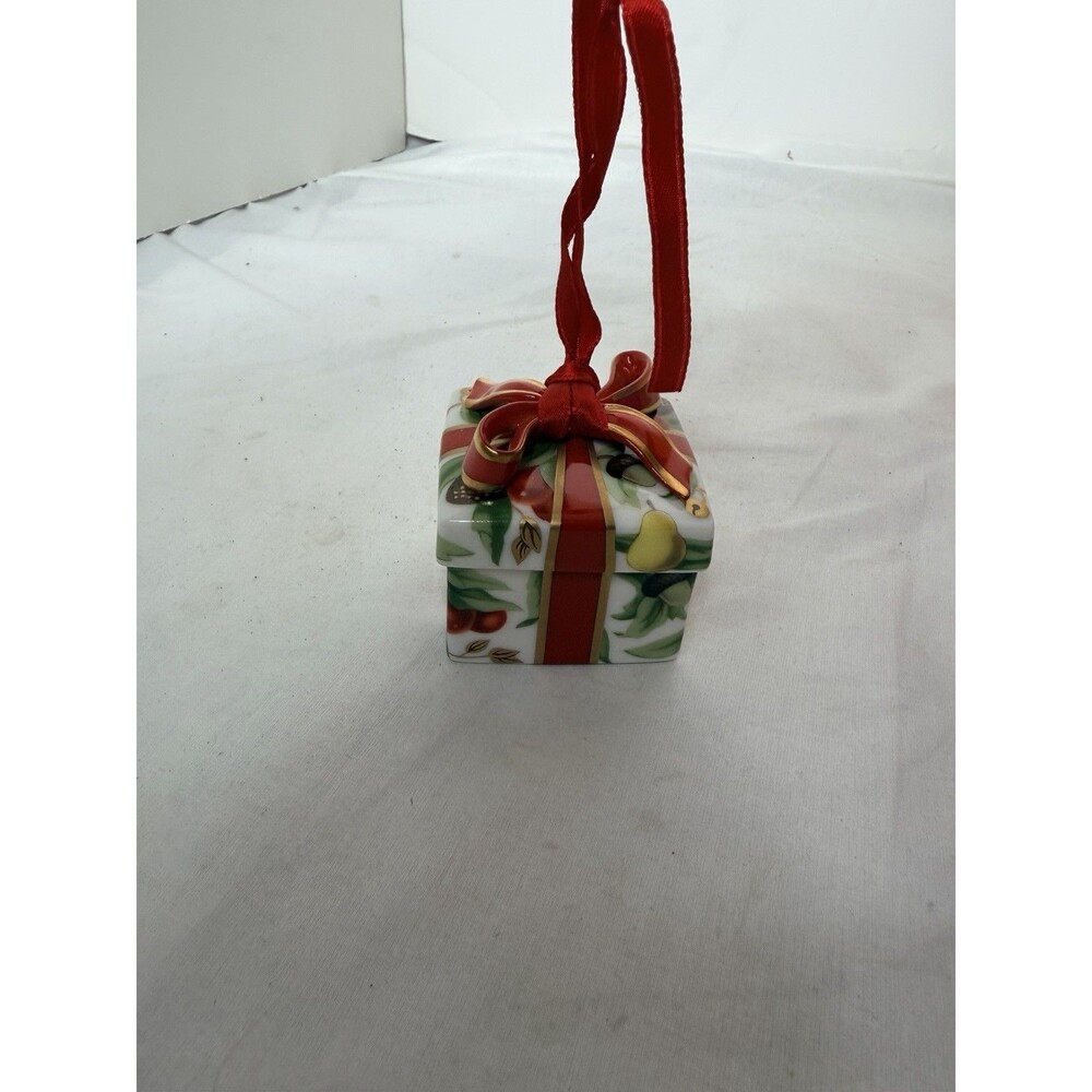Tiffany Holiday Gift Box and Bow Christmas Holiday Ornament Bone China Porcelain - Picture 6 of 12